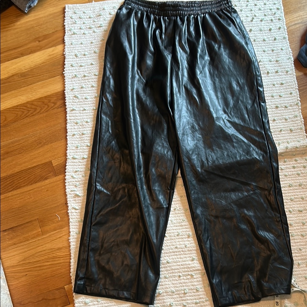 Forever 21 Black Faux Leather Wide Leg Pants Womens size OX.  uk size 18.